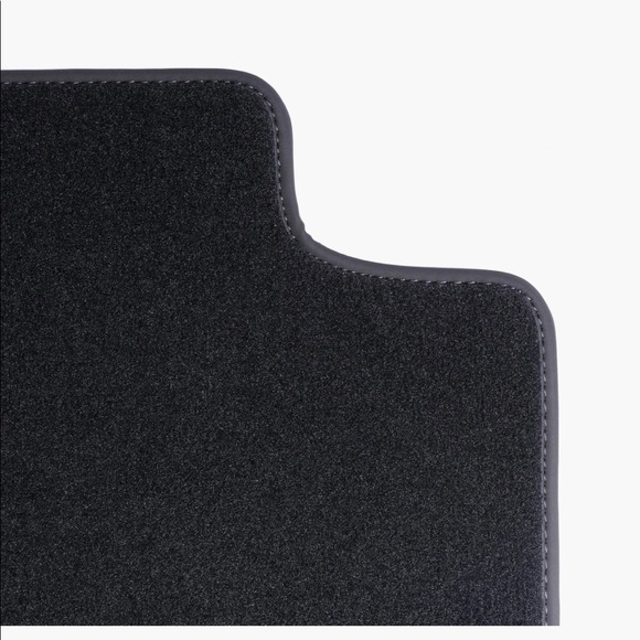 Tesla Model Y interior carpet mats - Picture 3 of 5